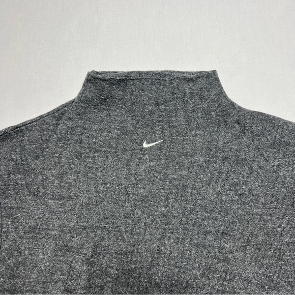 Nike Therma Fit Women’s Mock Neck Training Top 'Grey' Size Medium - Picture 4 of 11